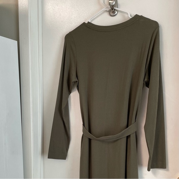 Brand new dress with pockets both sides - Picture 8 of 8